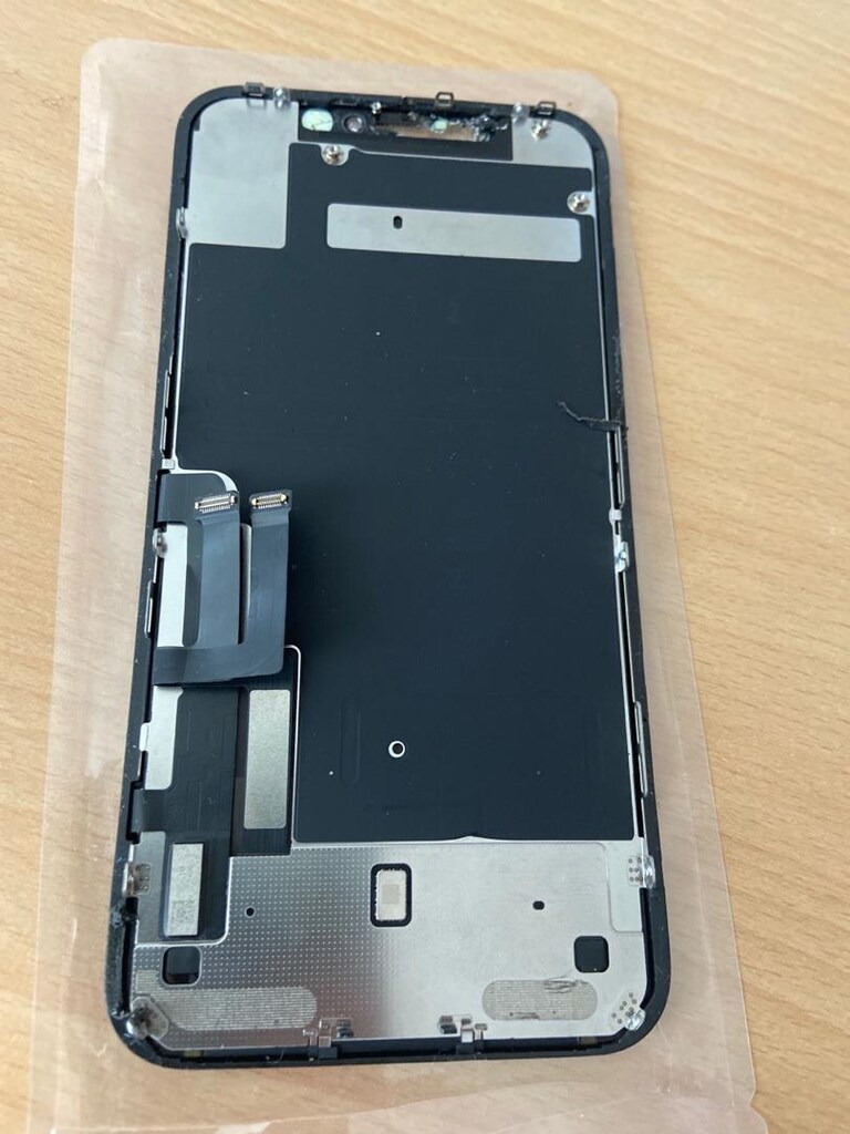 iPhone 11 ekran arkası - 2