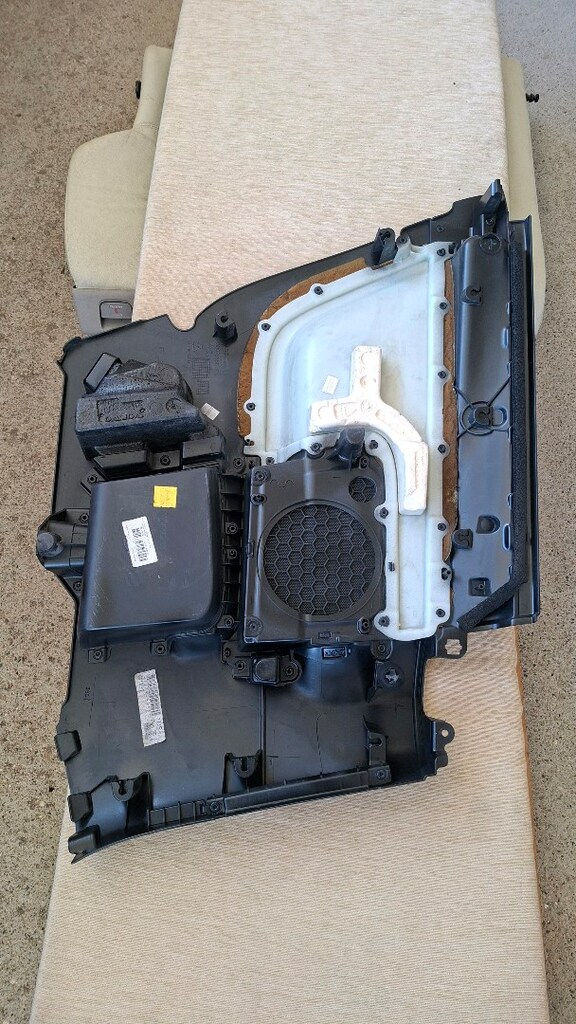 VOLVO C30 Arka Sağ Kapı Döşeme Paneli 2007-2012 arası modellere uyumlu - 10