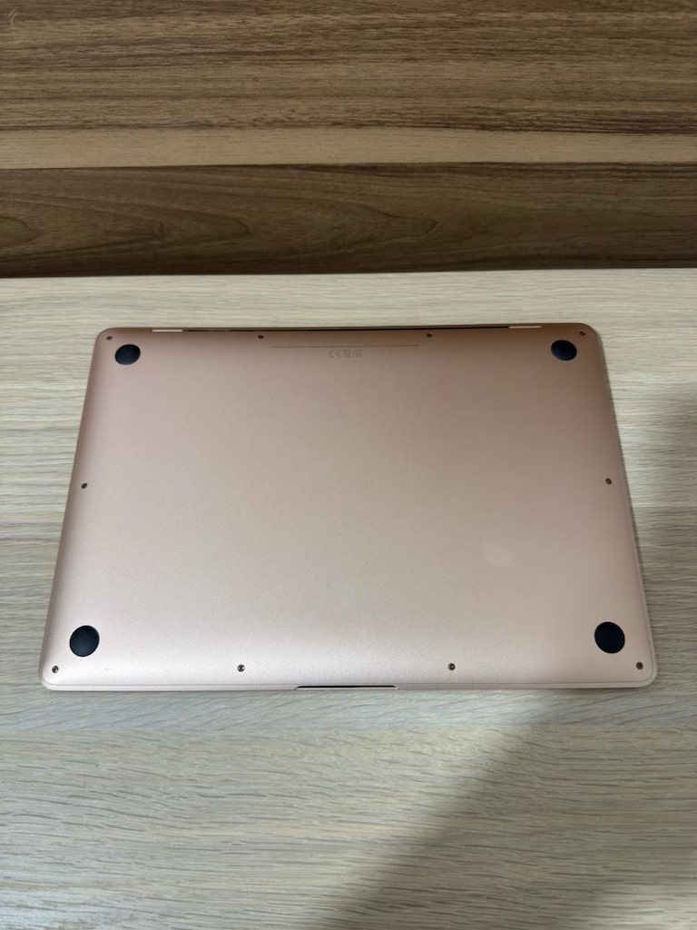 MacBook Air / M1 / 13 inç / 8 GB Ram / 256 GB Ssd - 7