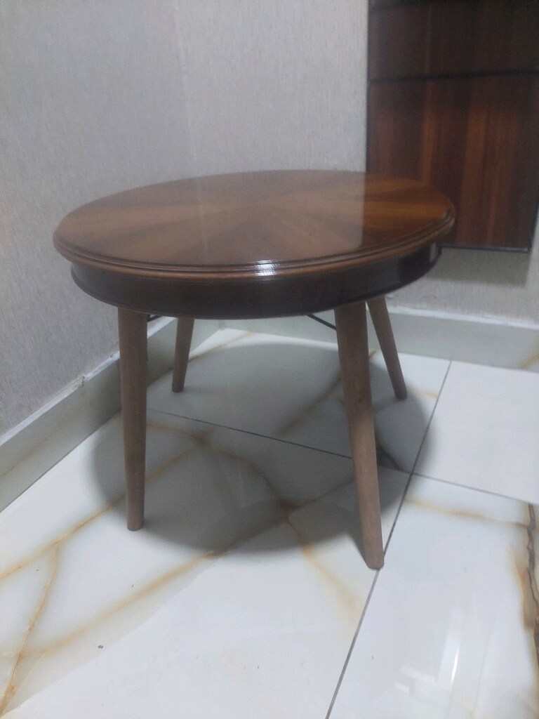 Fiskos sehpa. Çap 50 cm. Yerden yüksekliği 43 cm. Diğeri hediye. - 4