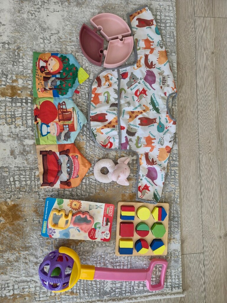 bebek oyuncak, önlük, bebek ahşap puzzle ve oioi marka yemek tabağı - 5