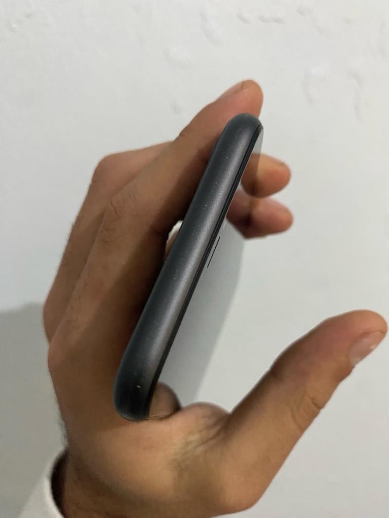 YURTIÇI İPHONE 11 128GB PİL 78 TEMİZ - 2