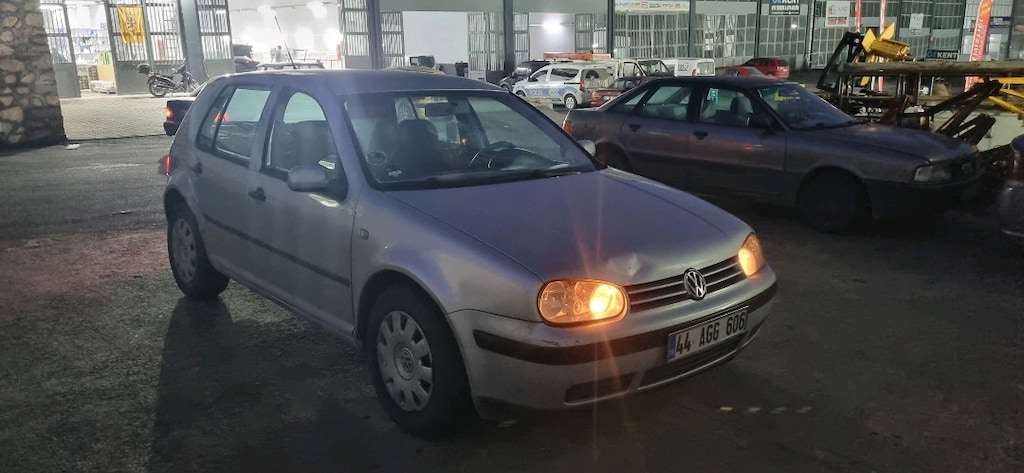 2003 model golf - 10