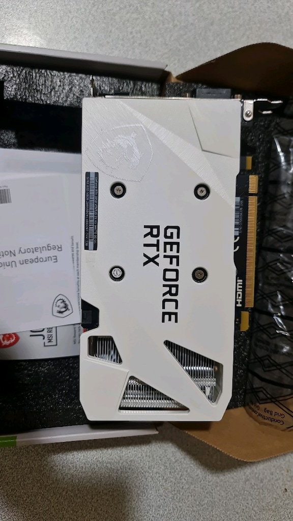 MSI GEFORCE RTX 3050 VENTUS 2X XS WHITE OC 8GB GDDR6 128Bit DX12 NVIDI - 4