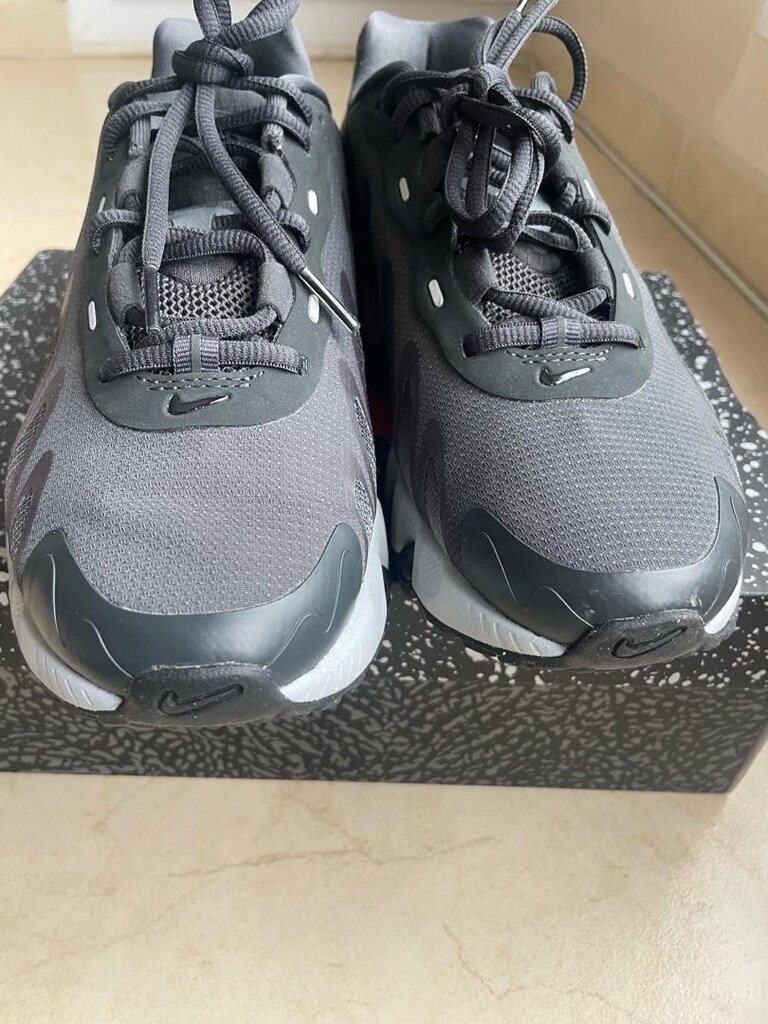 Nike Air Max DN8 Erkek Gri Spor Ayakkabı - 4