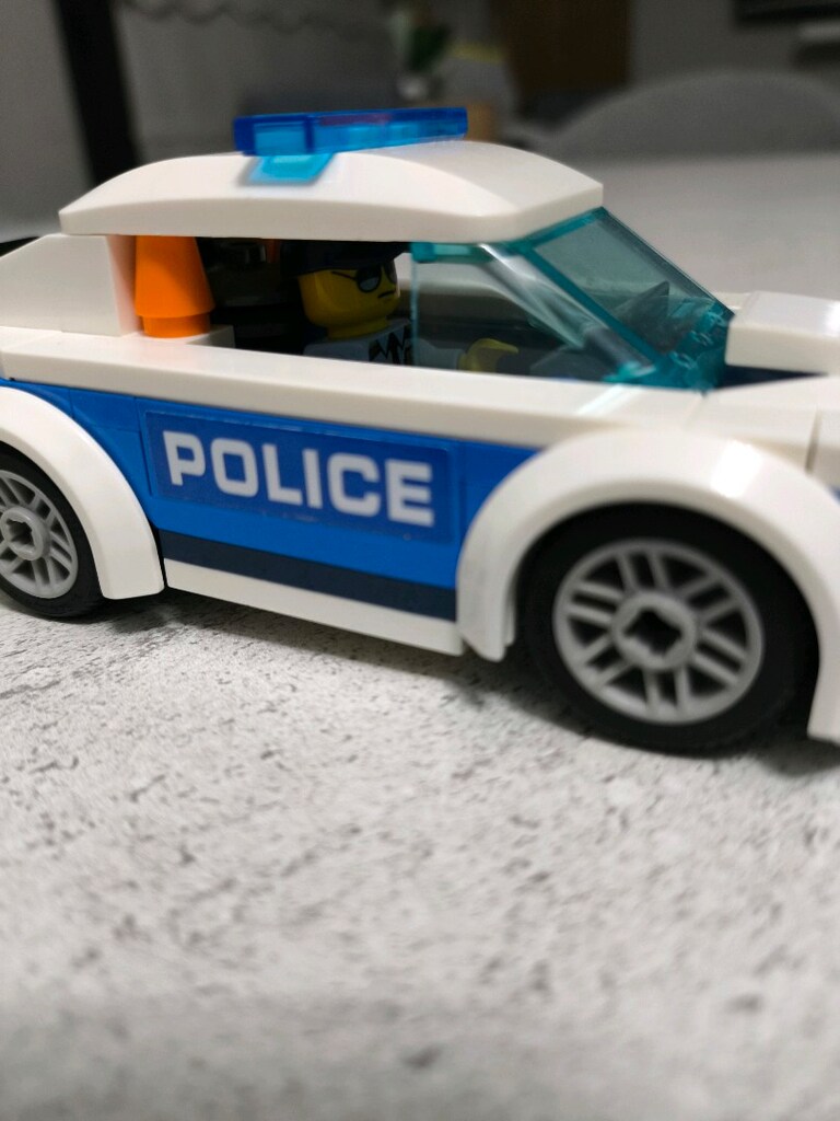 LEGO Polis Arabası - 8