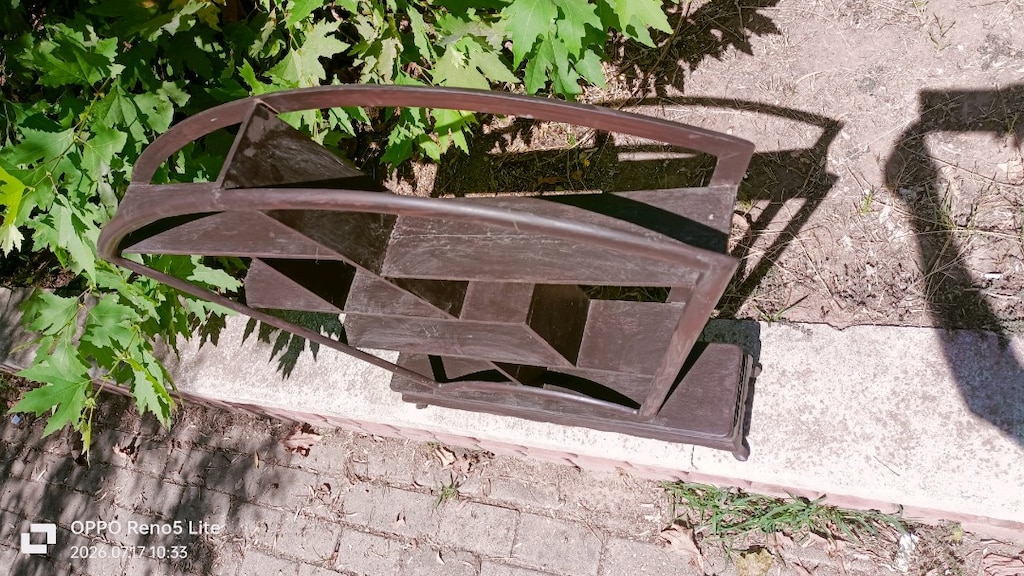 yelpaze şeklinde vitrin rafı olarak adldırlan ahşap bir dekoratif ürün - 6