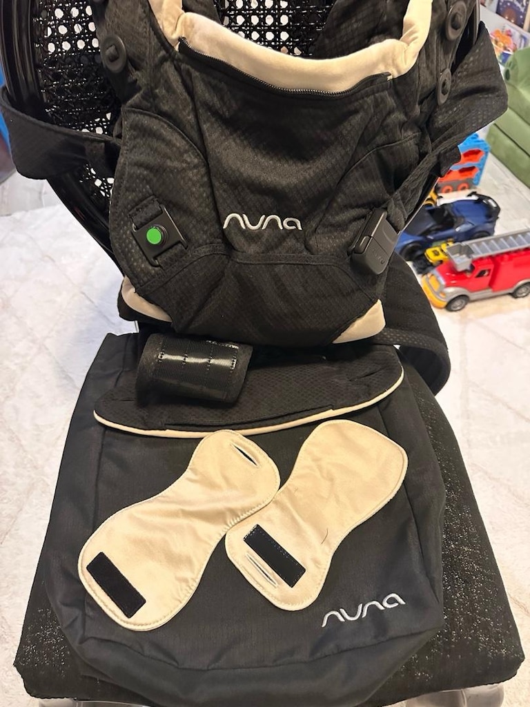 Nuna CUDL Clik Premium Ergonomik Kanguru