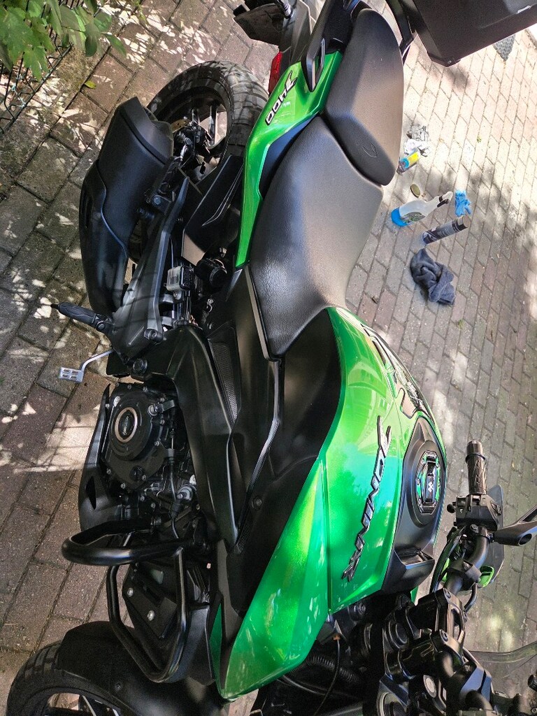 BAJAJ DOMINAR 400 UG 2023 MODEL TEMİZ VE HASARSIZ çantali veya cantasi - 4