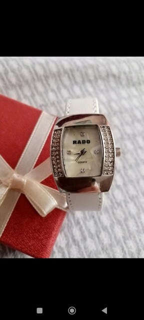 Rado kadın saat yeni gibi temiz.