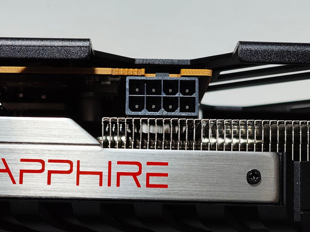 Sapphire RX 9060 XT Pulse 8 GB Ekran Kartı - 3