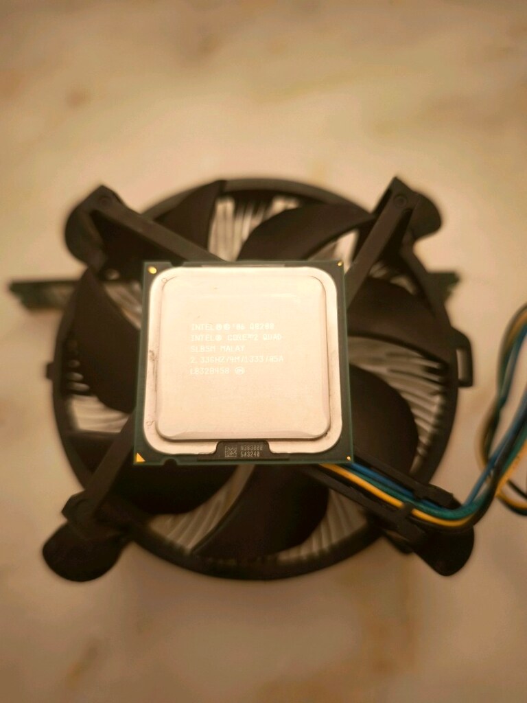 Q8200 2.33Ghz 4Mb 775p CPU - 3