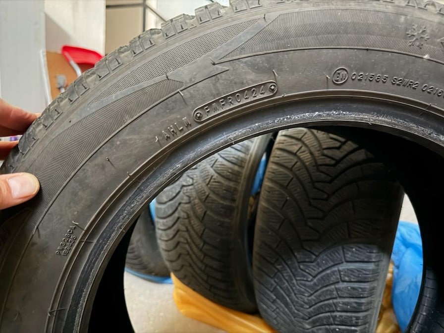 215-55-17 Kışlık Lastik Passat Lastiği - 2
