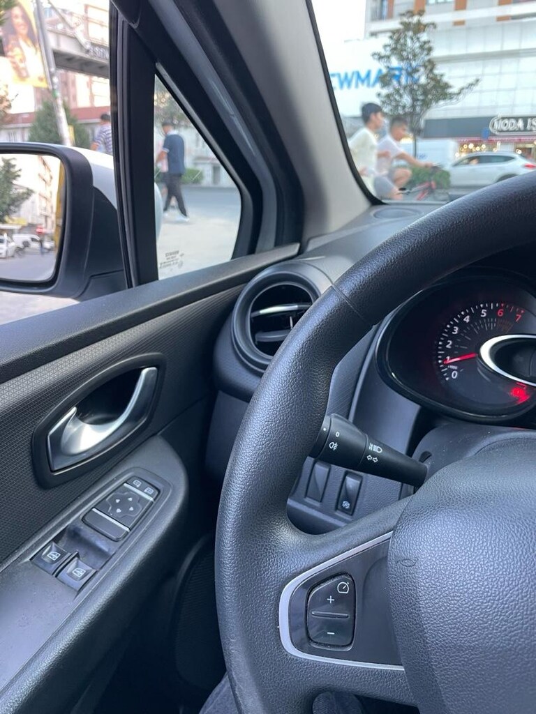 Renault clio 2020 model 0.9 TCe-Joy - 15