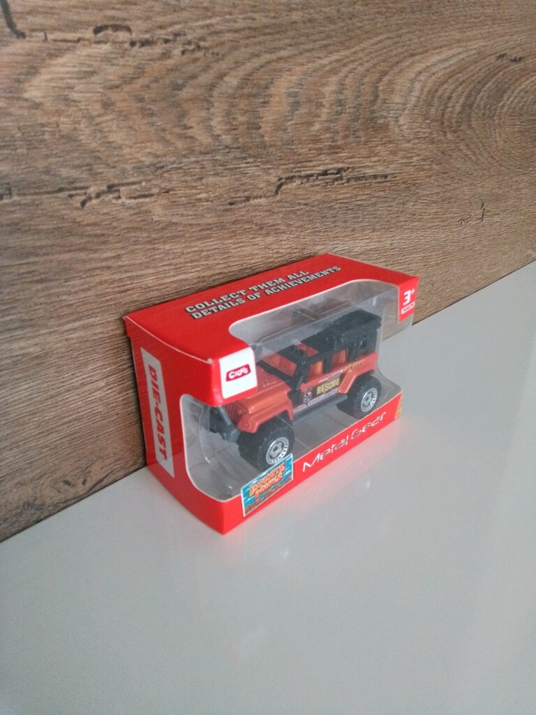 1/64 ölçek 2000 Jeep Wrangler CToys lisanslı model araba - 2