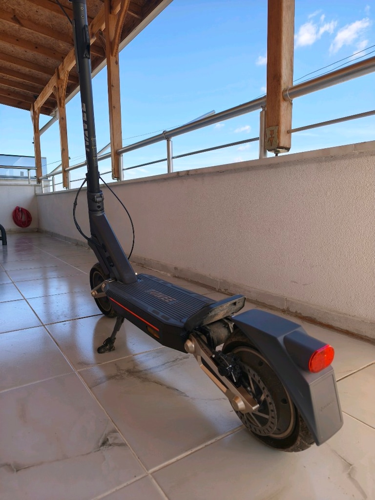 Navee ST3 Pro Elektrikli Scooter - 75 Km Menzil -1350W Güç - Turbo mod - 10