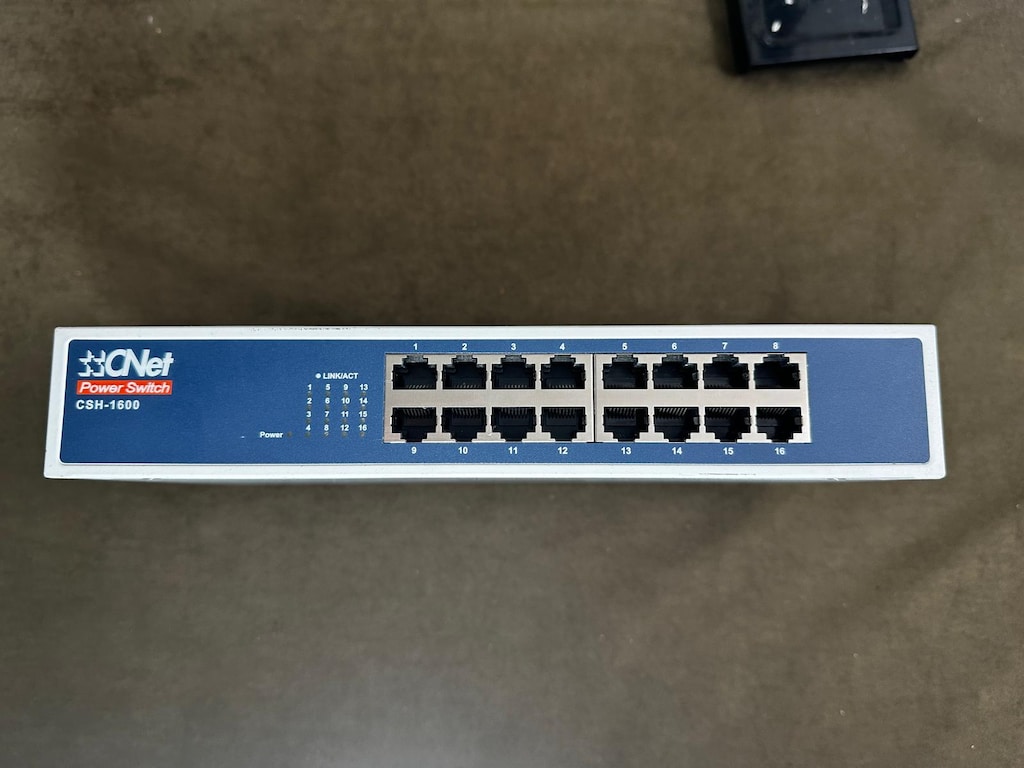 Cnet CSH-1600 16 Port Fast Ethernet Switch