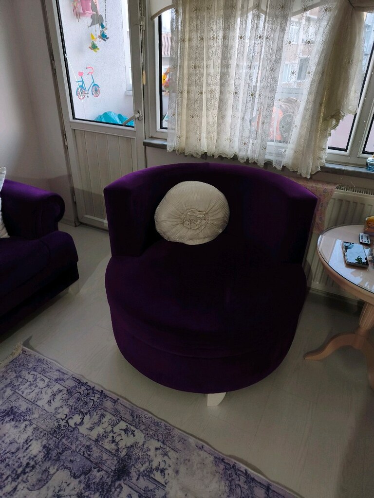 koltuk takımı 2 adet 3 lü 1 berjer 1 püf sandıklıdır özel yapım. - 2