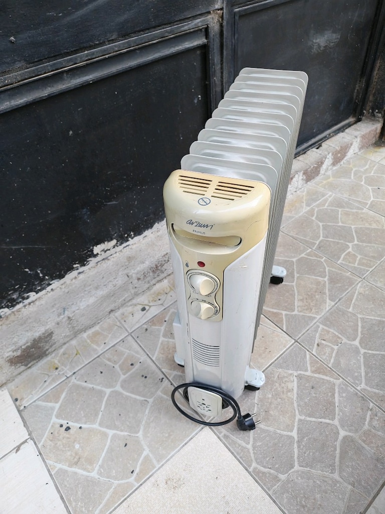 11 dilim elektrikli yağlı, fanlı radyatör ısıtıcı soba. - 2