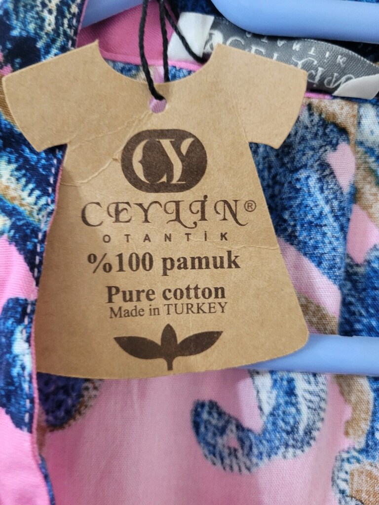 Pembe V Yaka Fırfırlı Kol Şal Desenli Düğmeli Eteği Fırfırlı Elbise - 9