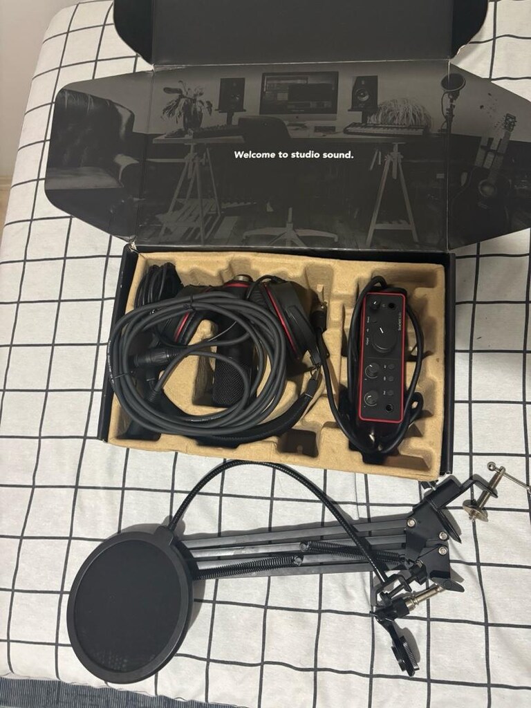 Focusrite Scarlett 2i2 Gen Solo Stüdyo Seti - 2
