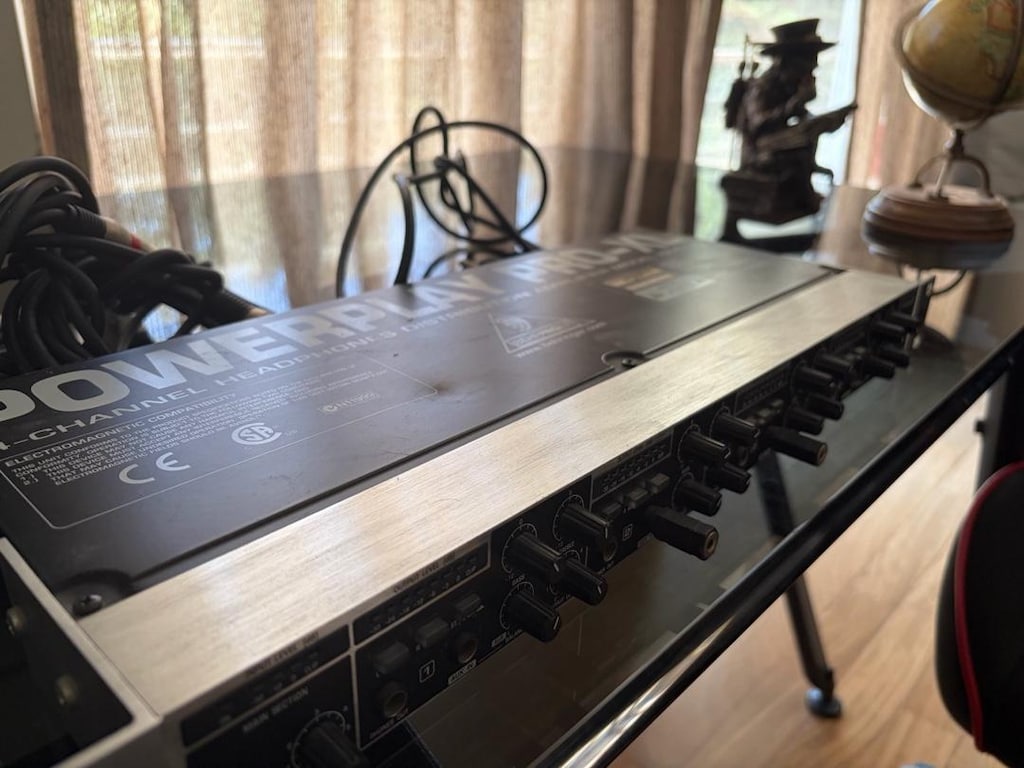 Behringer Powerplay Pro-XL HA4700 4 Kanallı Kulaklık Amfisi – Çalışır - 5