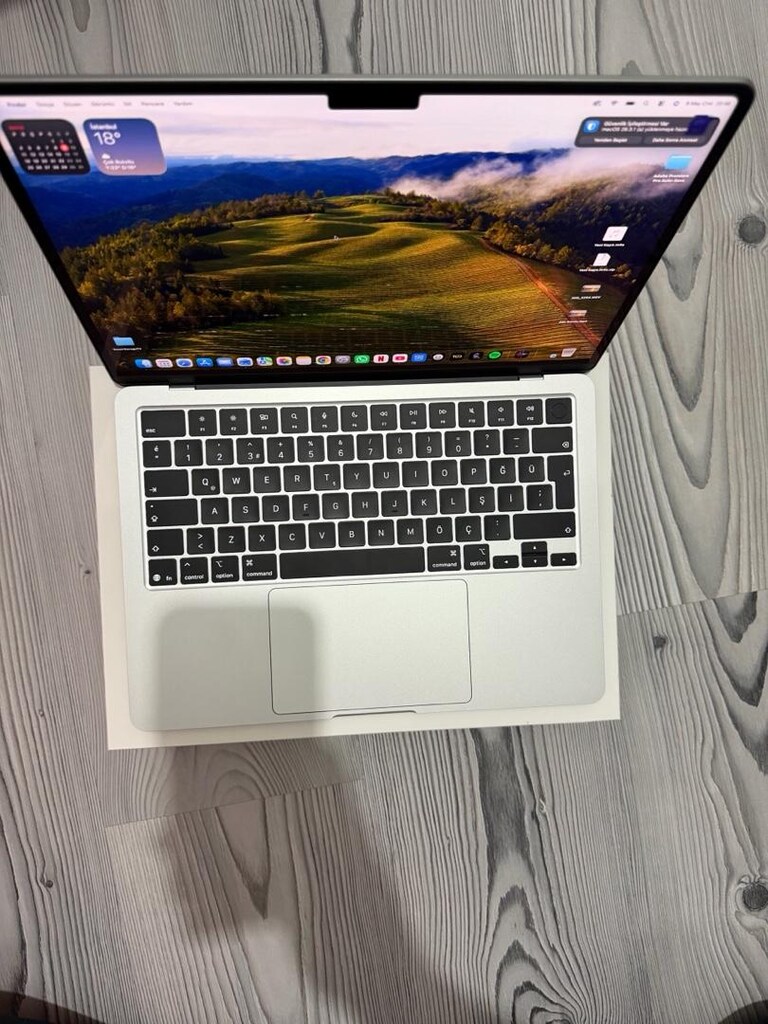 Apple MacBook Air 13 inç - 6