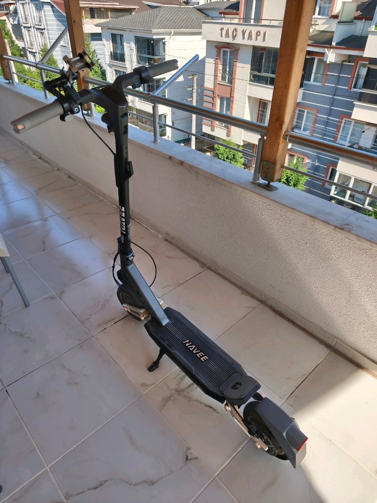 Navee ST3 Pro Elektrikli Scooter - 75 Km Menzil -1350W Güç - Turbo mod - 5