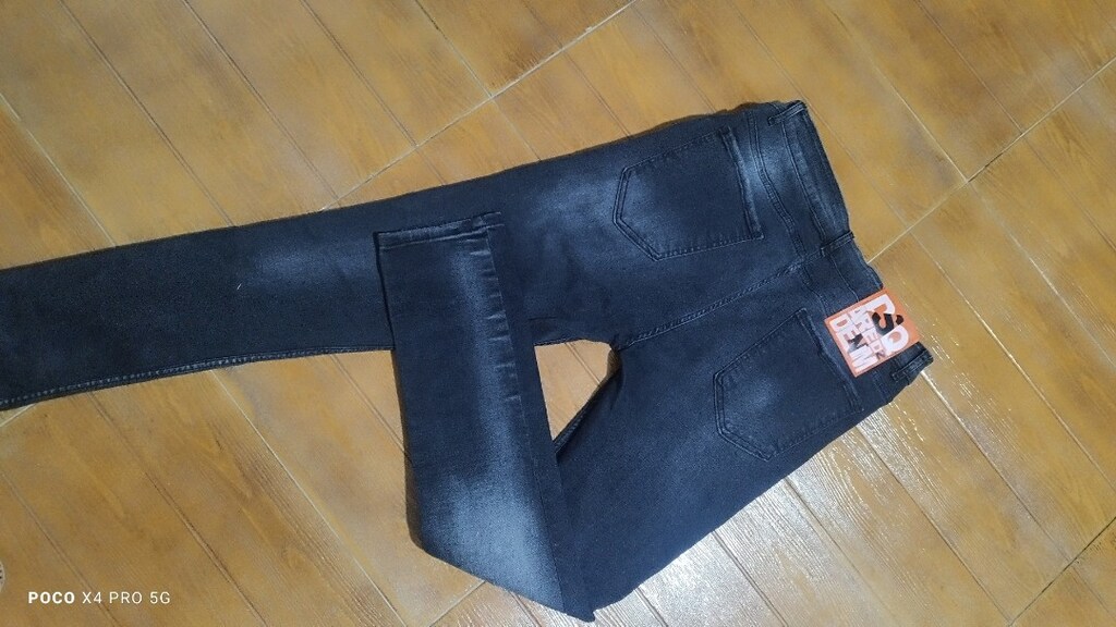 #Dsquared2 Likralı jeans pantolon .Eni çekilince 47  Boyu 100 paça 15? - 4