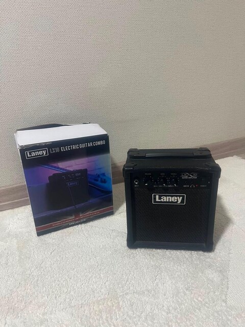 Laney LX10 elektro gitar amfisi