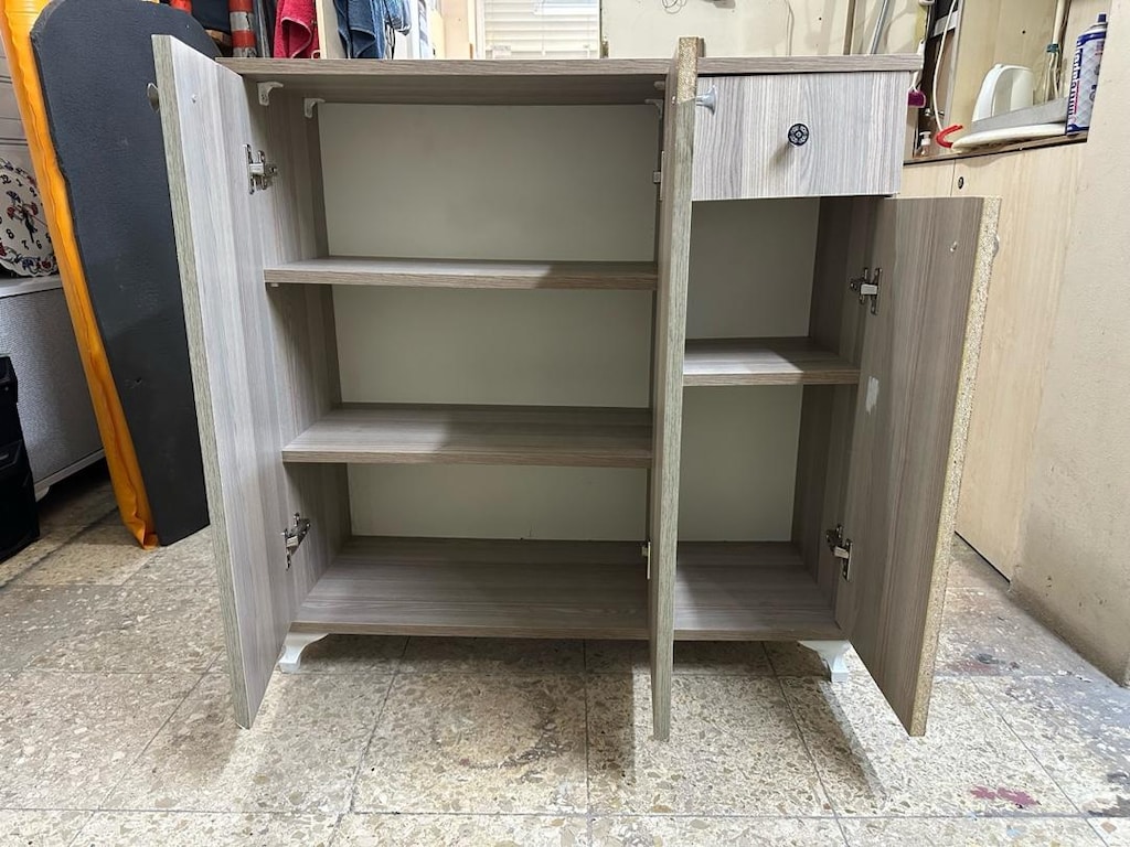 ÇOK AMAÇLI DOLAP BALKONDA GİRİŞTE OFİSTE UYGUN OLUR YENİ DEĞİL - 2