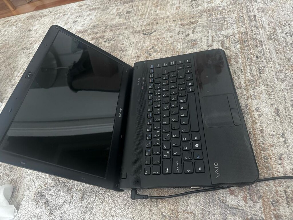 Sony Vaio PCG-61211M Laptop - 2
