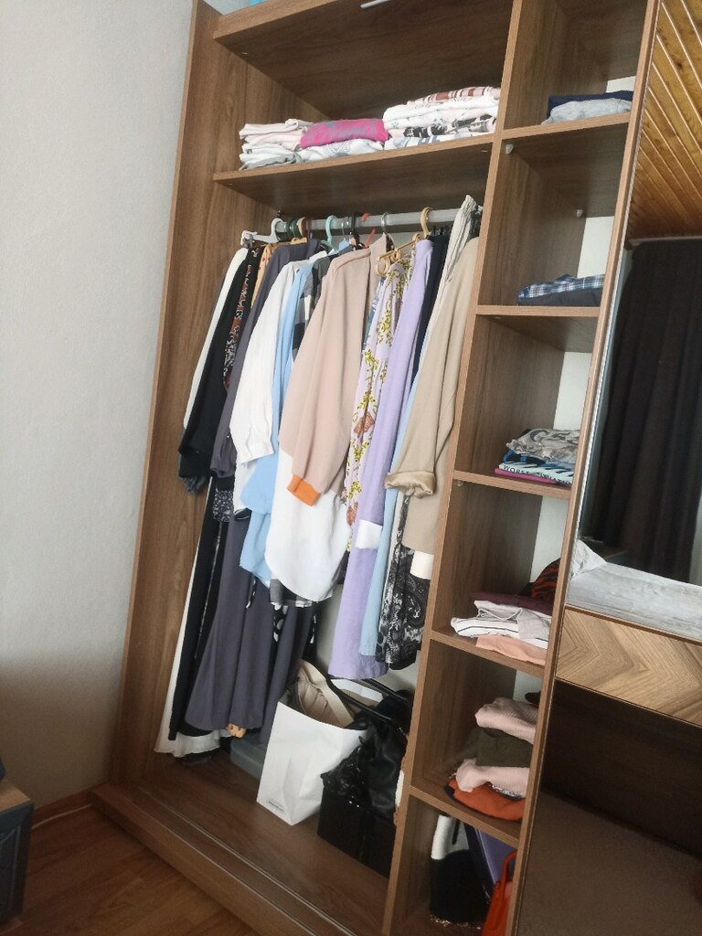 acil..Ahşap ve lacivert rengin de Weltev mobilyanın harika yatak odası - 9