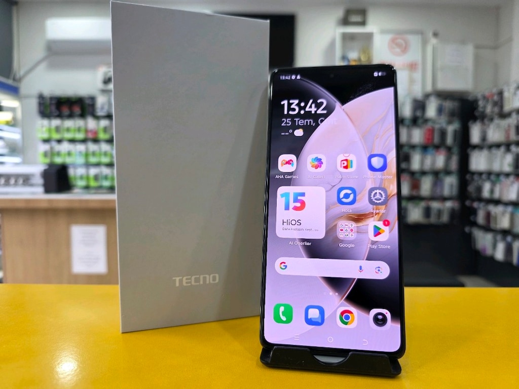 Tecno Camon 30, 256GB 8+5GB Ram. Tertemiz ve Sorunsuz. Siyah Renk - 2