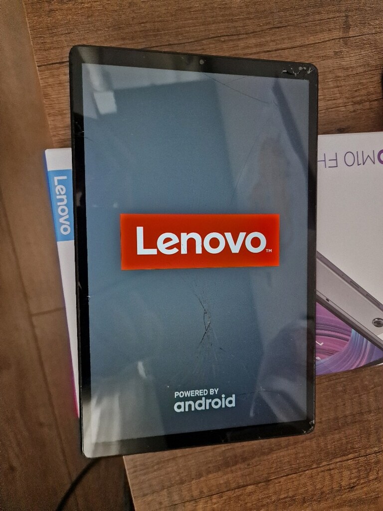 lenovo m10 fhd plus ekran ve arka kapakta çatlaklar var ama sorunsuz - 4