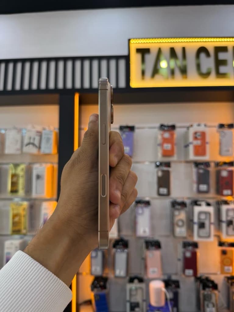 iPhone 16 Pro - 128 GB - Çöl Titanyum - 3