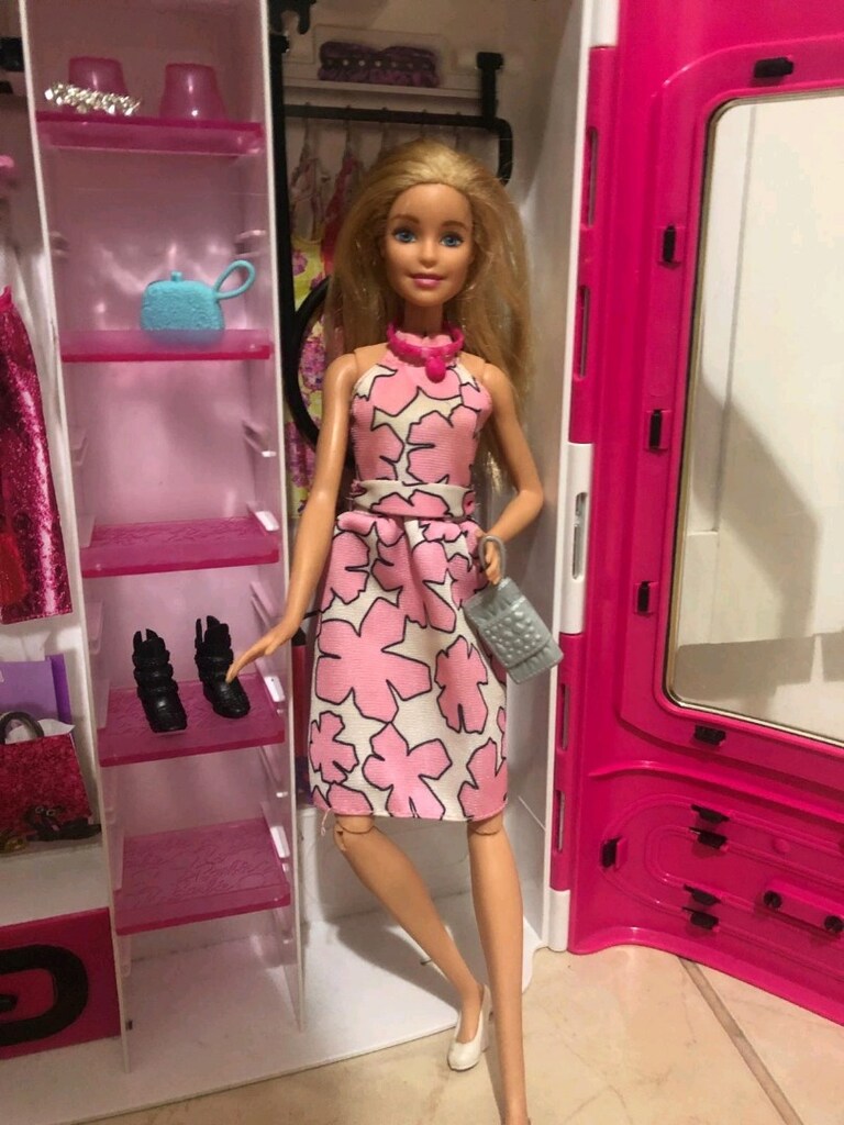 Barbie dolabı tertemiz - 6