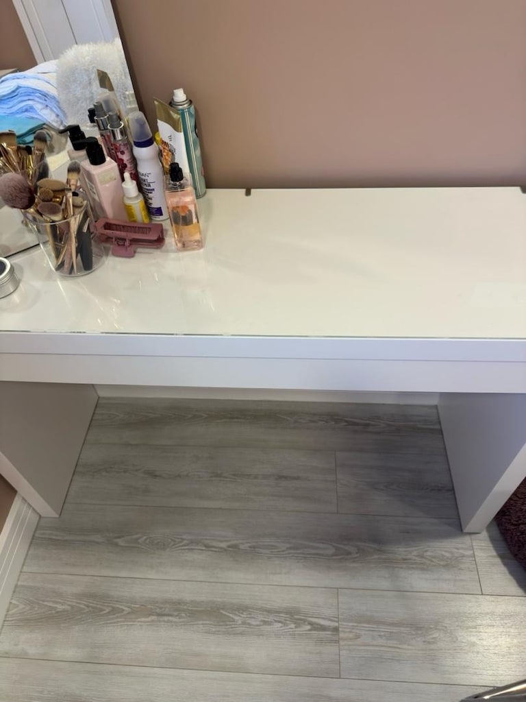 IKEA MALM Makyaj Masası + Ayna | 120x41 | Beyaz | Çok temiz - 3