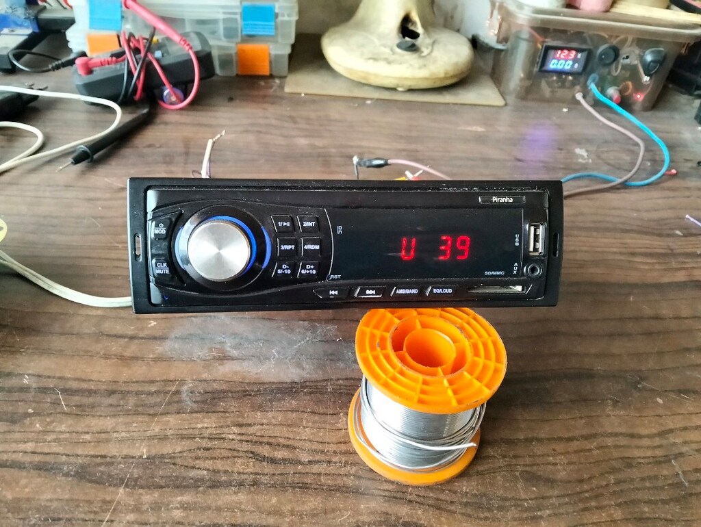 montaj dahil 2.el çıkma oto teyip USB aux radyo amfi çıkışlı dir - 3