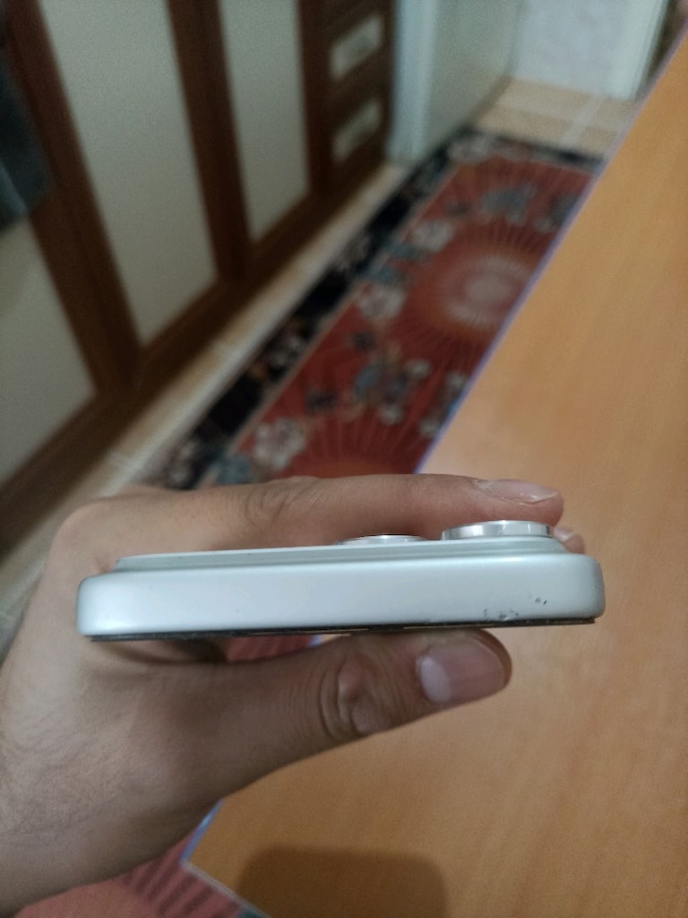 iPhone 17 pro max - 3