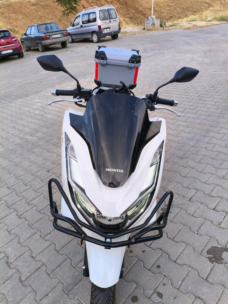 Honda scooter Maxi scooter - 3