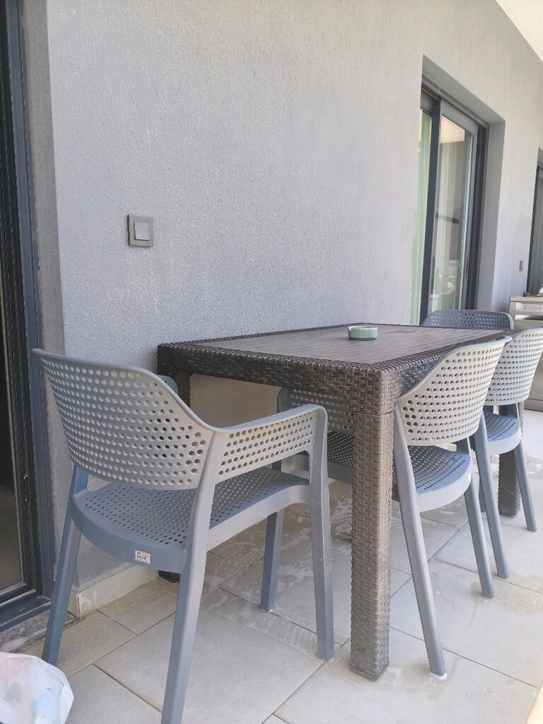 park bahçe plastik sağlam nerdeyse hiç kullanılmadı masa sandelye - 5