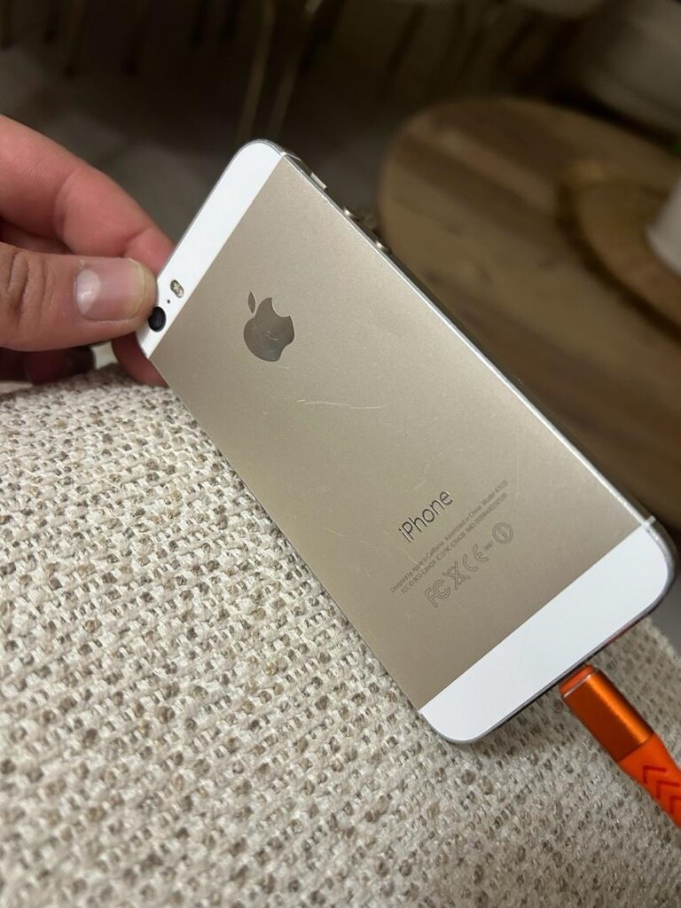 iphone 5s gold - 2