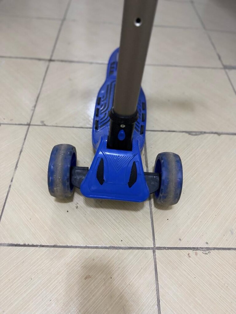 ışıklı scooter (sağlam-sorunsuz) sıfır fiyatı 2500 tl olan üründür - 6