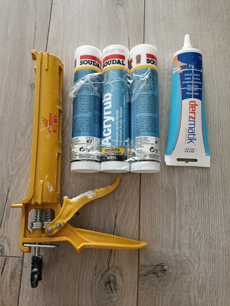 3 adet silikon mastik beyaz ve bir adet derz dolgu beyaz - 3