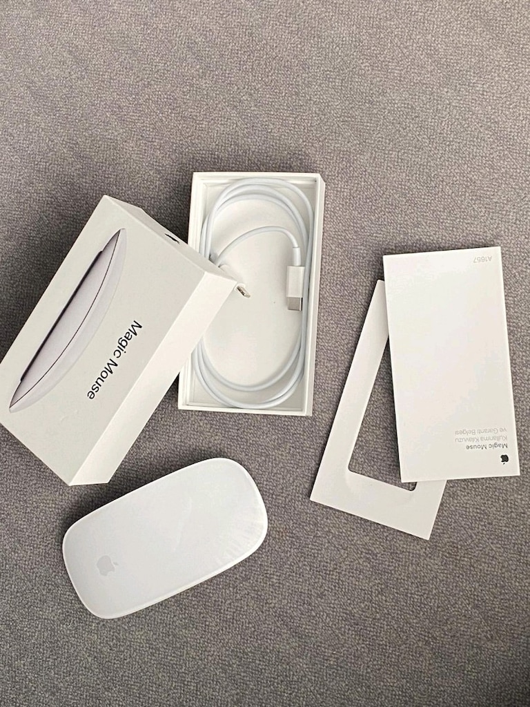 Apple Magic Mouse beyaz renkli, dokunmatik yüzeye sahip kablosuz fare. - 6