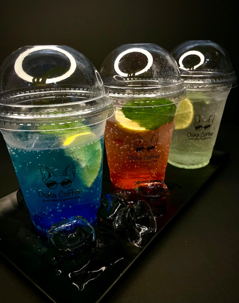Kafe Kapanışından Kalan Bardak ve Kapak Stokları