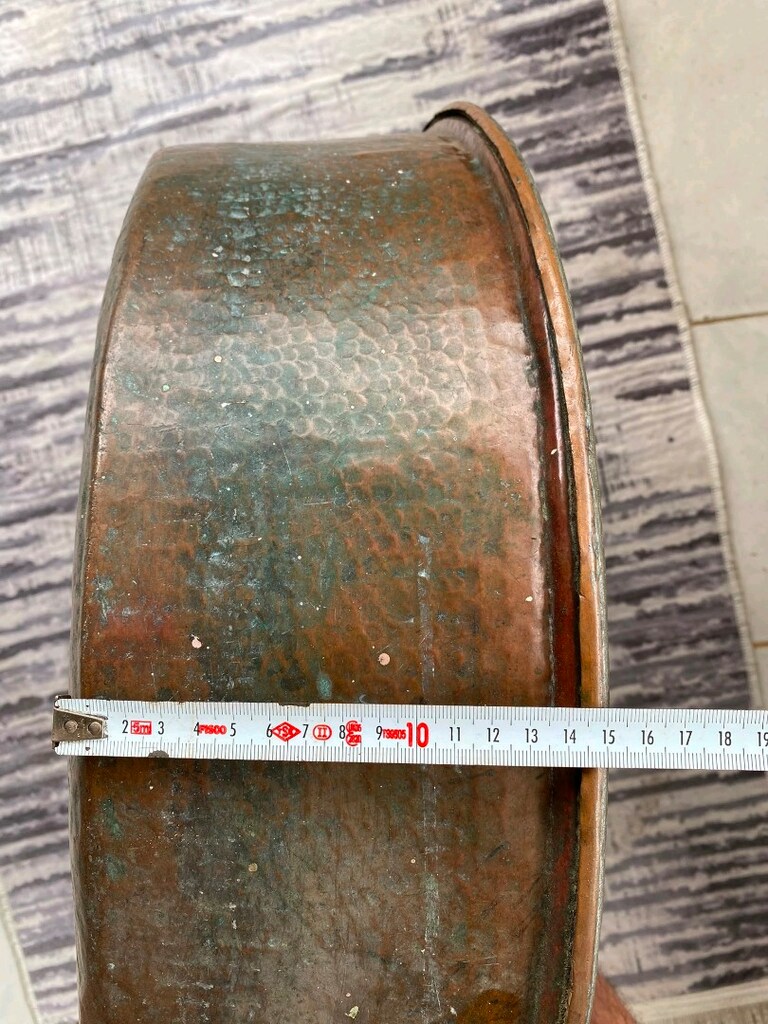 El dövmesi işçilik izleri taşıyan antika bakır leğen - 2