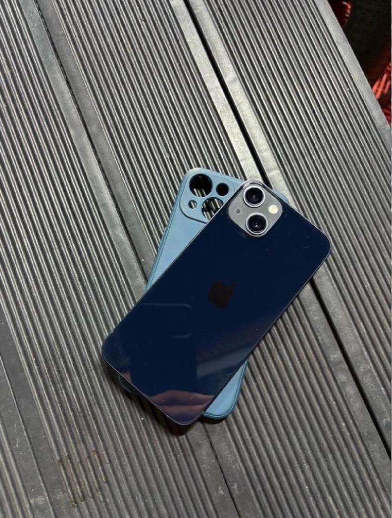 iPhone 13YD nokta hatasız emsali nadir bulunur 4 aylık e sim hakkı var