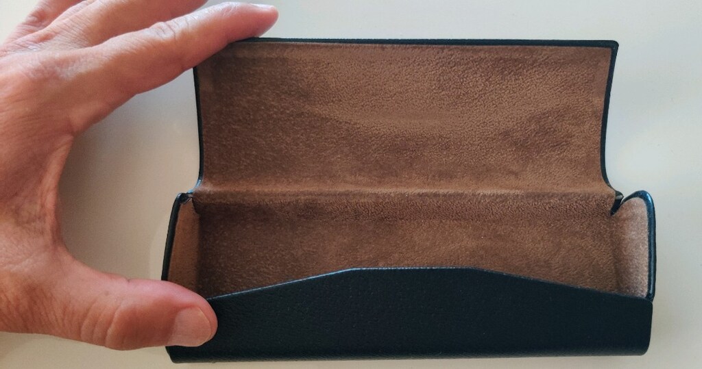 BURBERRY Siyah Renkli Hard Case Gözlük Kabı. - 3